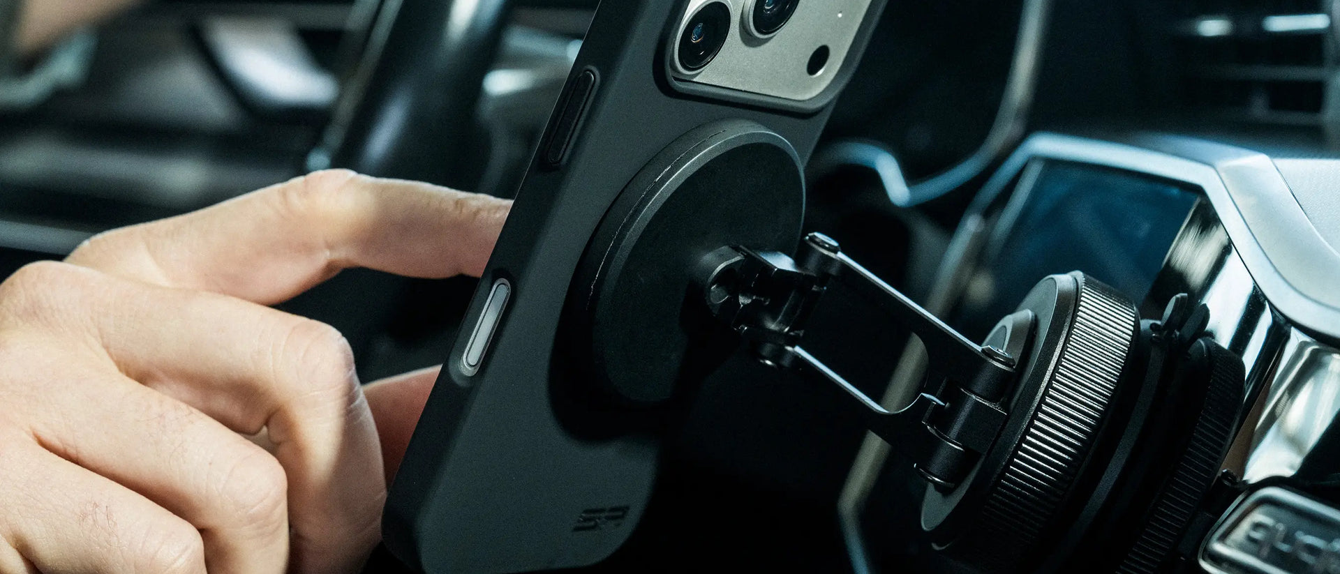 Charging Suction Mount Pro